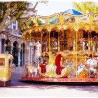 サンピエール広場の回転木馬