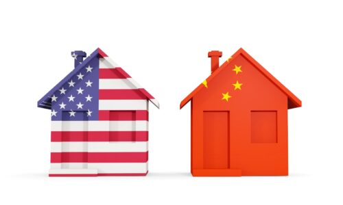 アメリカと中国の国旗をデザインした家。
