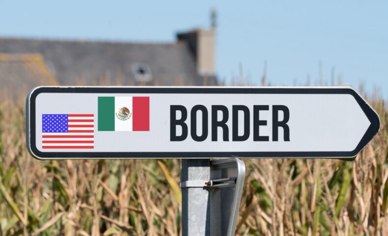 メキシコとアメリカの境界線